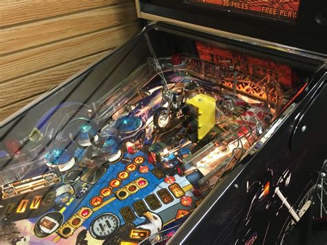 Stern Harley Davidson 2nd Edition The Best Edition Pinball Machine Evil Knievel Lee Custom Cycles