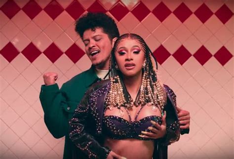 Cardi B E Bruno Mars Se Seduzem No Clipe De ‘please Me Midiorama