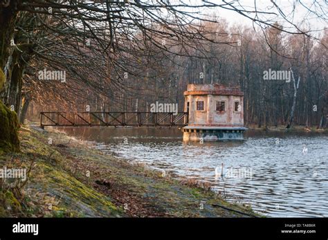 Alte Aussichtsplattform Auf Dem Teich Beobachtung Pavillon Am See Kolosovka Dorf Großer Teich