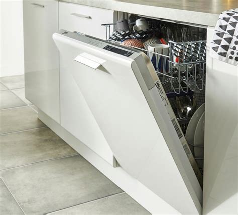 Many portable dishwashers roll along on wheels and hook up to the kitchen sink, allowing full usability without the expense and hassle of installation. Comment installer un lave-vaisselle | Castorama