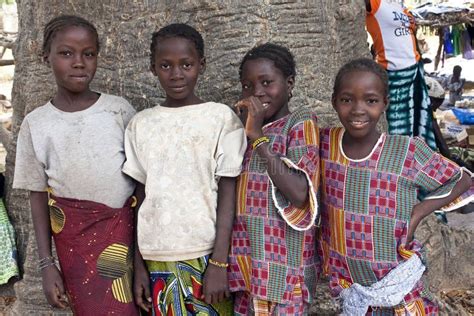 Filles Africaines Du Ghana Image Stock éditorial Image Du Maman 9830174