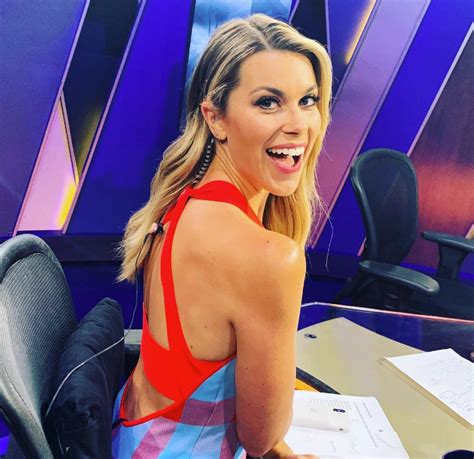 Meet Jenny Taft The Stunning Fox Sports Concacaf Gold Cup Host Who Is Daughter Of An Olympic