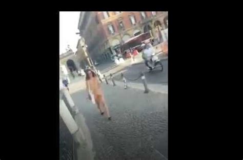 Ragazza Nuda A Bologna In Un Nuovo Video Spiega Perch Lo Ha Fatto