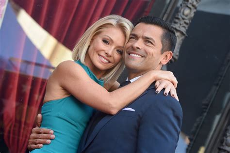 Kelly Ripa And Mark Consuelos 22 Years Celebrity Couples Married For