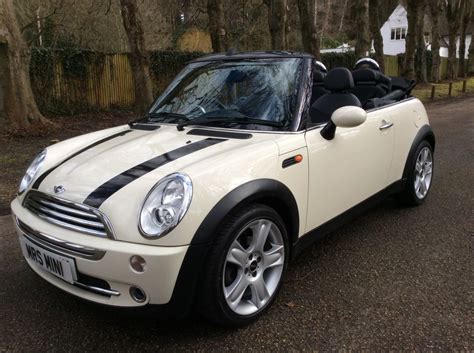 2006 Mini Cooper Convertible In Pepper White With Chili