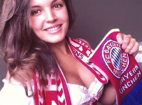 Pin By Melanie On Fc Bayern Football Club Babes Football Love