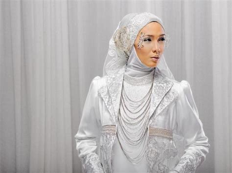 tren gaya remaja terbaru jilbab pengantin dan gaun pengantin muslimah by irna la perle
