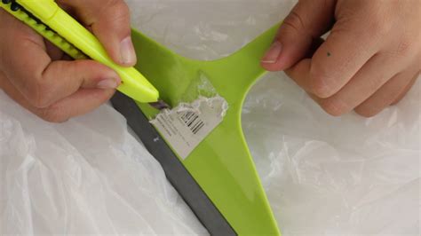 Easy Ways To Remove A Sticker From Plastic Wikihow