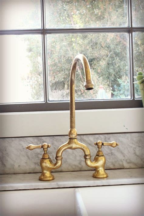 Highly durable polished chrome finish will bring out the gorgeous beauty and fine details in all the huntington brass kitchen faucets. Favorite Pins of the Day: Brass Fixtures | Gold kitchen ...
