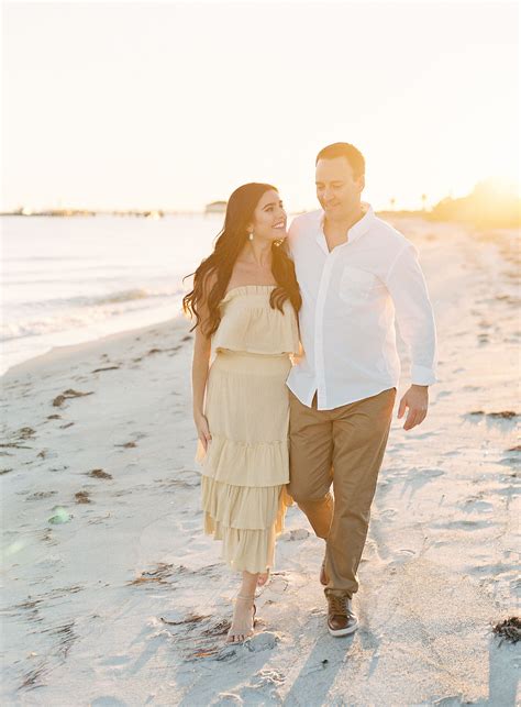Beach Engagement Session Outfit And Pose Ideas This Session At Fort De