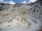 Guided tour to the Carrara marble quarries | The World Is Kullin