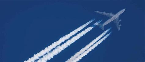 Why Do Planes Leave Trails Bbc Science Focus Magazine