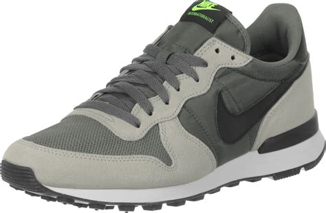 Besonders groß ist das angebot naturgemäß im bereich der sportschuhe dieser marke. Nike Internationalist Schuhe grau schwarz