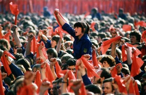 Eine abfindungszahlung ist kein arbeitsentgelt, sondern nur eine, meist freiwillige entschädigungszahlung. FDJ demonstration at the Marx-Engels-Platz in Berlin (1981 ...