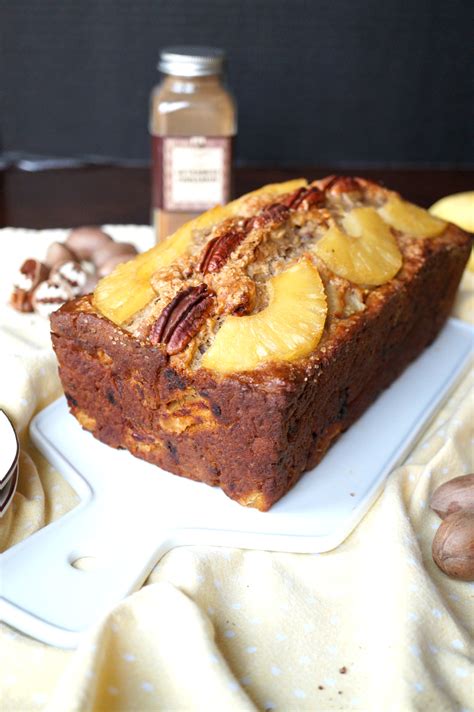 This quick bread is full of coconut flakes, crushed pineapple & ripe a pineapple quick bread that is so easy it comes together in minutes, combined with chewy coconut and moist banana. vegan hummingbird bread {banana, pineapple & pecan} | The Baking Fairy