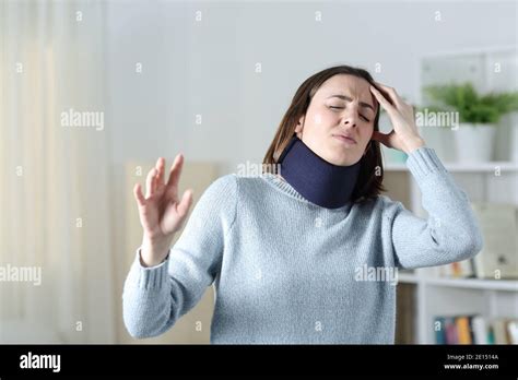 Neck Brace Hi Res Stock Photography And Images Alamy