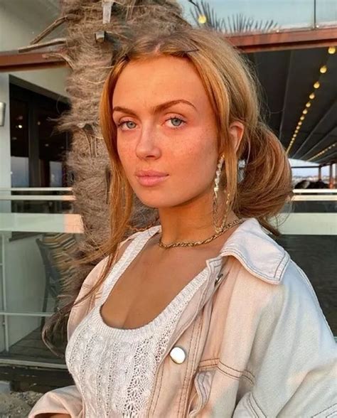 Strictlys Maisie Smith Says Shes On A Mission As She Debuts Rock