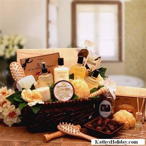 We've found a selection of gifts that are either small in size, small in price, or both. Spa Therapy Relaxation Gift Hamper www.kathysholiday.com ...