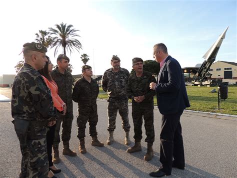 Adscrita a la universidad de zaragoza. Curso de orientación laboral en el grupo Sam-Hawk | San Roque