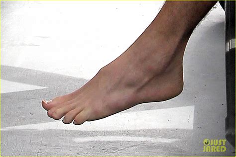 Full Sized Photo Of Liam Hemsworth Barefoot At Gym After Aurora Rising