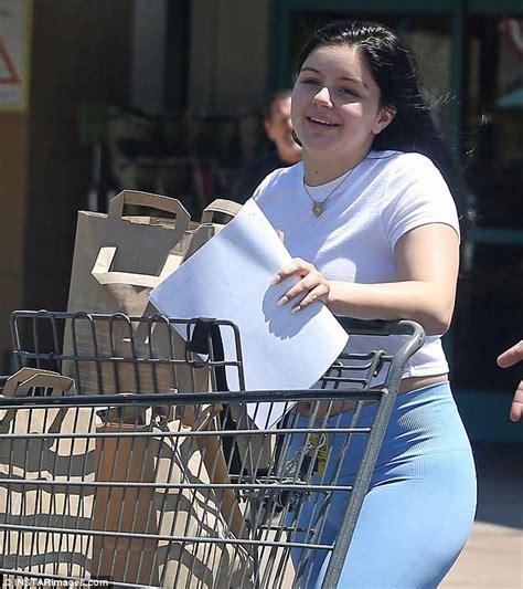 Ariel Winter Goes Make Up Free And Flaunts Her Curves In Form Fitting
