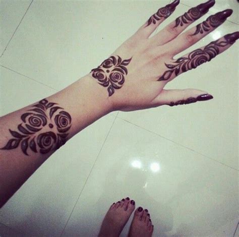 Simple Rose Henna Beautiful Henna Designs Henna Designs Hand Finger