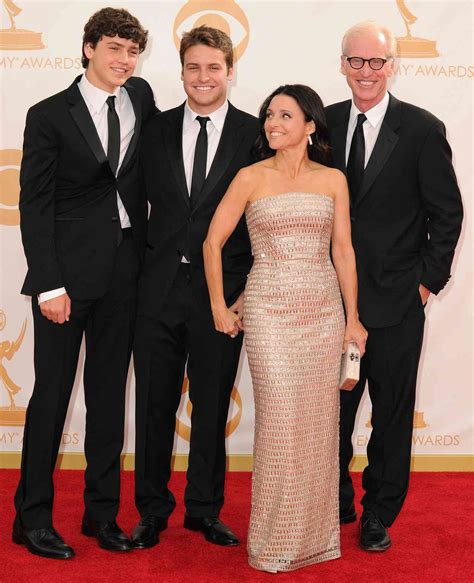 Julia Louis Dreyfus Joined By Son Henry Hall At Oscars 2023 Photos