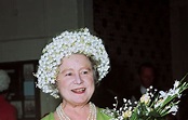 La Regina Madre che amava i cappellini con i fiori