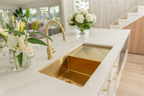 You can also ask for a free estimate on your calacatta nuvo caesarstone kitchen today by contacting us by phone or online. Caesarstone® Calacatta Nuvo™ Kenross Kitchens create a beautiful kitchen island incorporating a ...