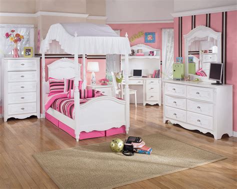 Nothing makes your child's room more inviting than fun, vibrant kids' furniture. 25+ Romantic and Modern Ideas for Girls Bedroom Sets ...