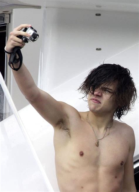 Harry Styles Admits To Chelsea Handler That Yes He Has Four Nipples Huffpost