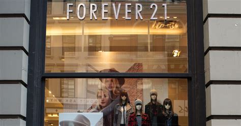 It is hard to find cards that will even give you double rewards points on a regular basis, but the forever 21 credit card offers triple rewards points for every dollar spent at the store. Forever 21 Full Refund Online Store Credit Returns