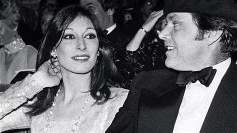 Anjelica Huston Memorias De Una Pobre Niña Bien