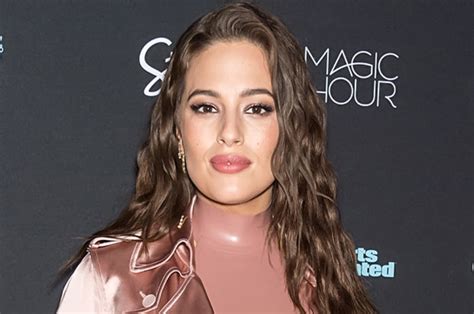 Sports Illustrated Swimsuit Issue Ashley Graham Laid Bare In Sexy