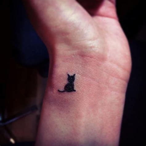 10 pomysłów na tatuaż z motywem kota Śliczne Tatuaże na szyi