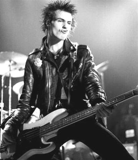 Sid Vicious Of The Sex Pistols Performing In 1978 Roldschoolcool