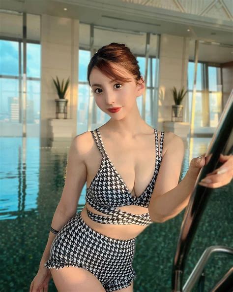 愛川みれいさんのインスタグラム写真 愛川みれいinstagram「hello〜🌺 今年初プール👙 夏の間に夏っぽい事出来て良かった🤭💗