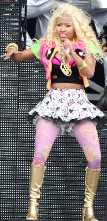 How To Dress Like Nicki Minaj For Halloween Cw Tampa