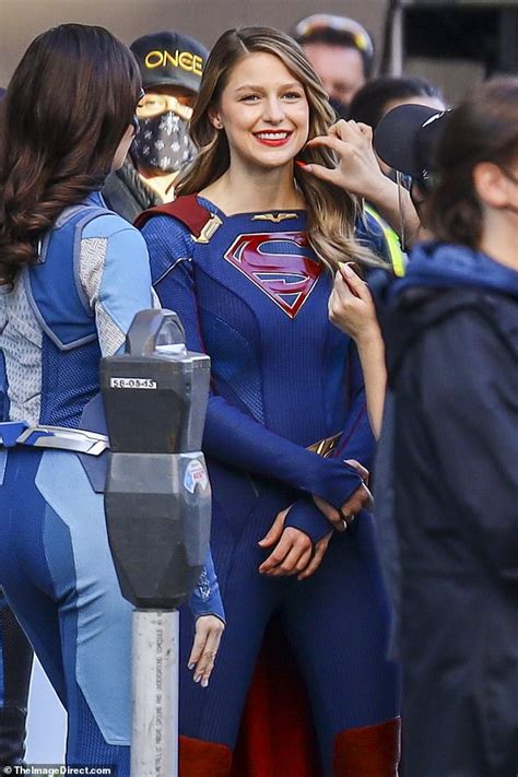 Melissa Benoist Hangs Out Between Takes On The Set Of Supergirl S Final