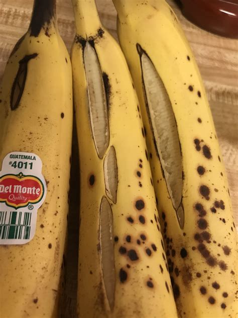 The Way These Bananas Split Open Rmildlyinteresting