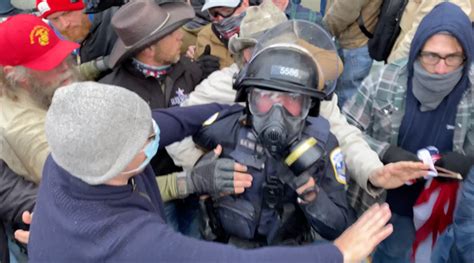Watch Video How Mob Dragged And Beat Police At Capitol The New York Times