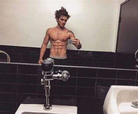 His biography includes career, movies, tv series, net worth, salary, awards, upcoming projects. Riverdale's KJ Apa abs 🙌 - boxmenswear
