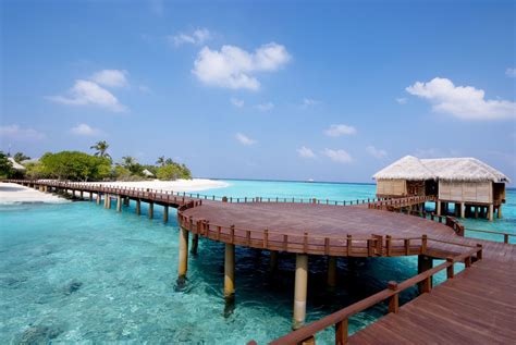 Victoria legrand / alex scally. Iruveli A Serene Beach House in Maldives | Architecture ...