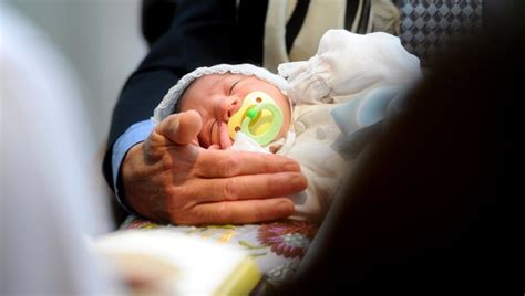 Circumcision Benefits Outweigh The Risks Cdc Says