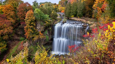 Hamilton Ontario The Waterfall Capital Of The World Is A Great Lakes