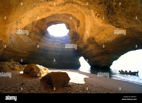 Grotte Avec Trou Benagil Algarve Portugal Photo Stock Alamy