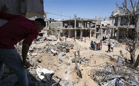 الأونروا إسرائيل قصفت أنفاقا تحت مدرسة في غزة خلال الصراع في الشهر الماضي عمران سلمان