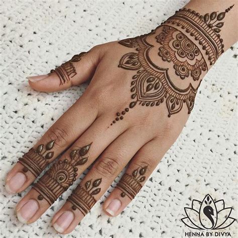 Épinglé Par Anabia Sur Henna Tatouage Au Henné Modèles Tatouages Au