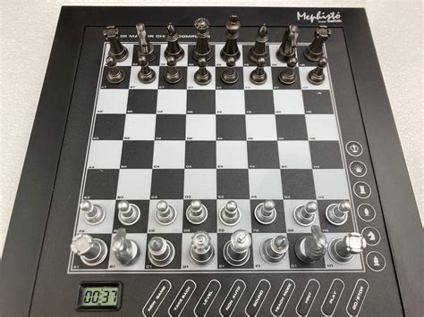 Excellent Mephisto Saitek Junior Master Chess Computer Level 3 64