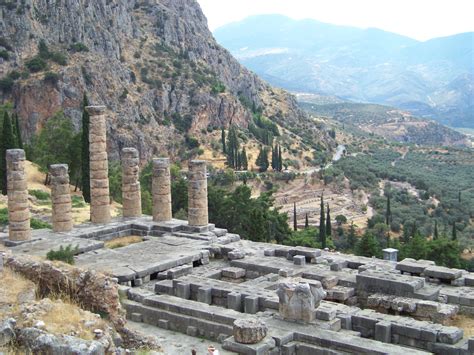 Temple Of Apollo At Delphi 3264x2448 Download Hd Wallpaper